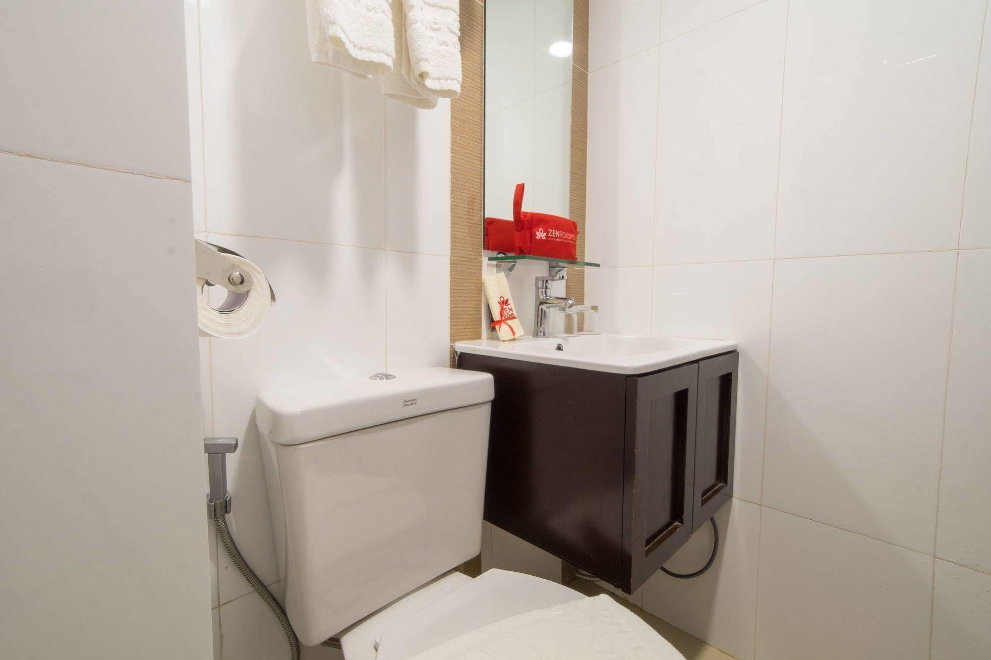 Zen Rooms Valdez Street آنغلوس المظهر الخارجي الصورة