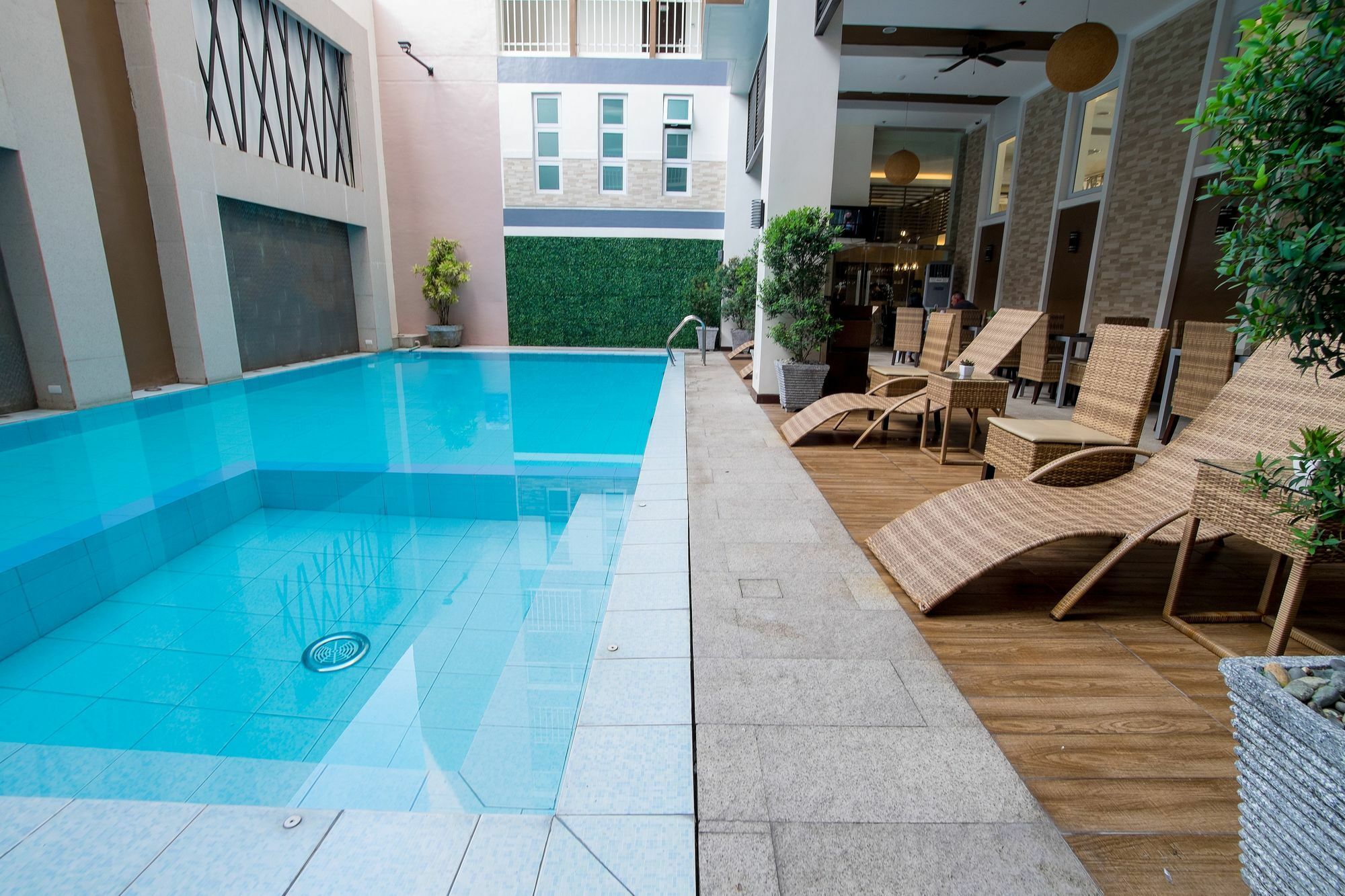 Zen Rooms Valdez Street آنغلوس المظهر الخارجي الصورة